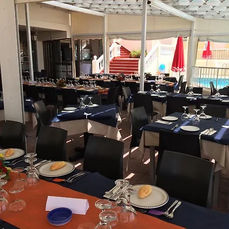 Hotel El 3*