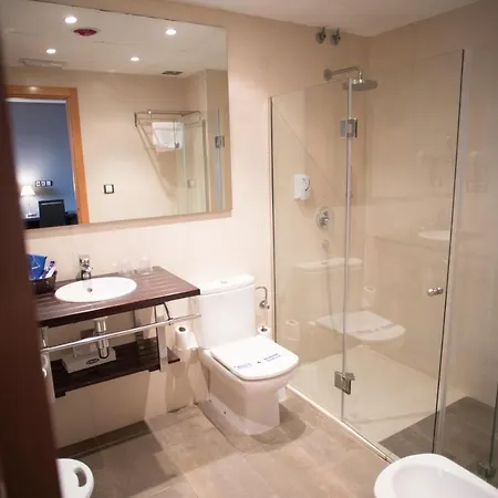 El Hotel 3*