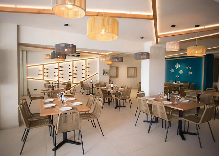 El Hotel 3*