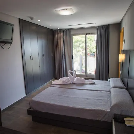 El Hotel 3*